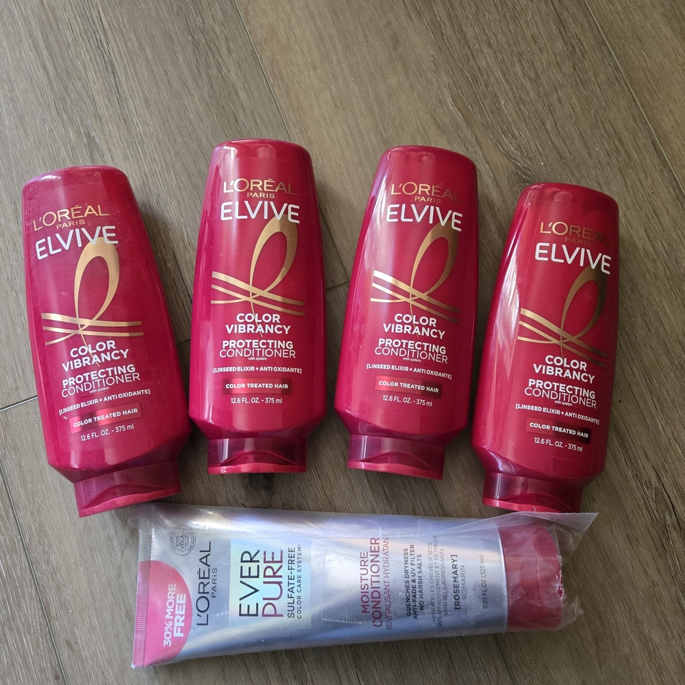 L'Oréal Elvive Color Vibrancy Protecting Conditioner - Red Bottle